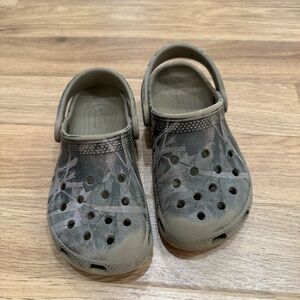 Kids camo crocs